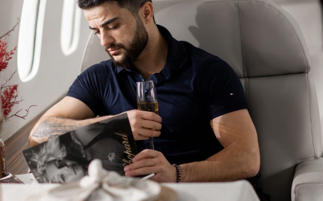 Dress Smart, Travel Smart: Men’s Travel Clothing Tips from Sephaio